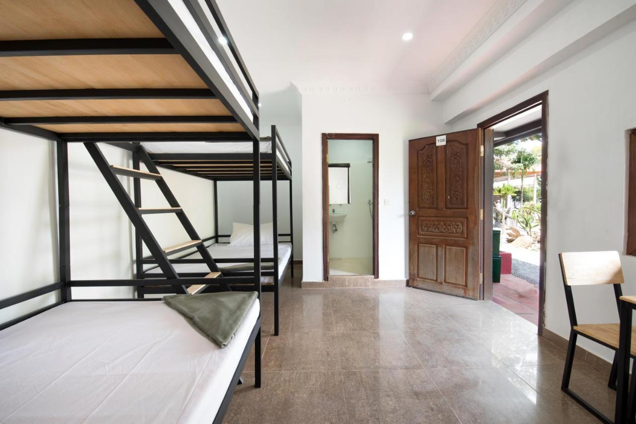 Barefoot Backpacker Resort Siem Reap Exterior foto