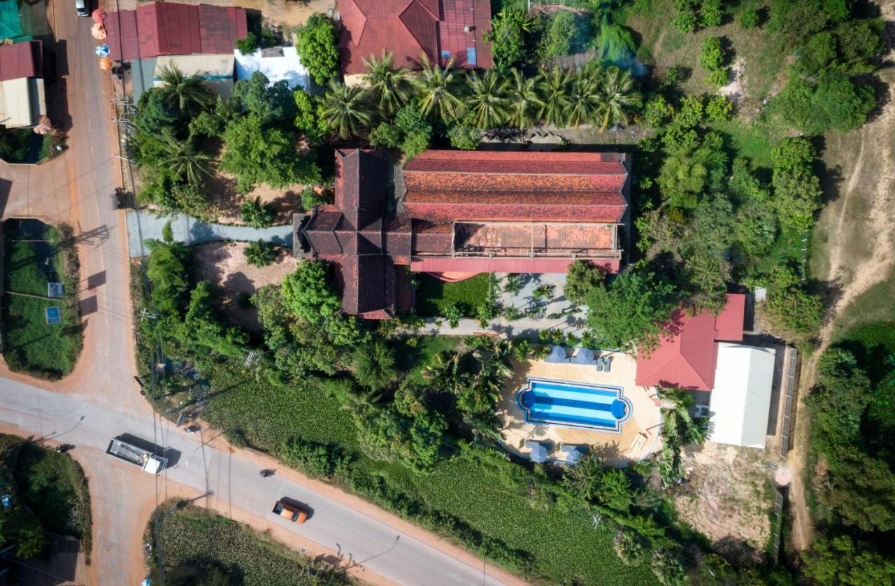 Barefoot Backpacker Resort Siem Reap Exterior foto